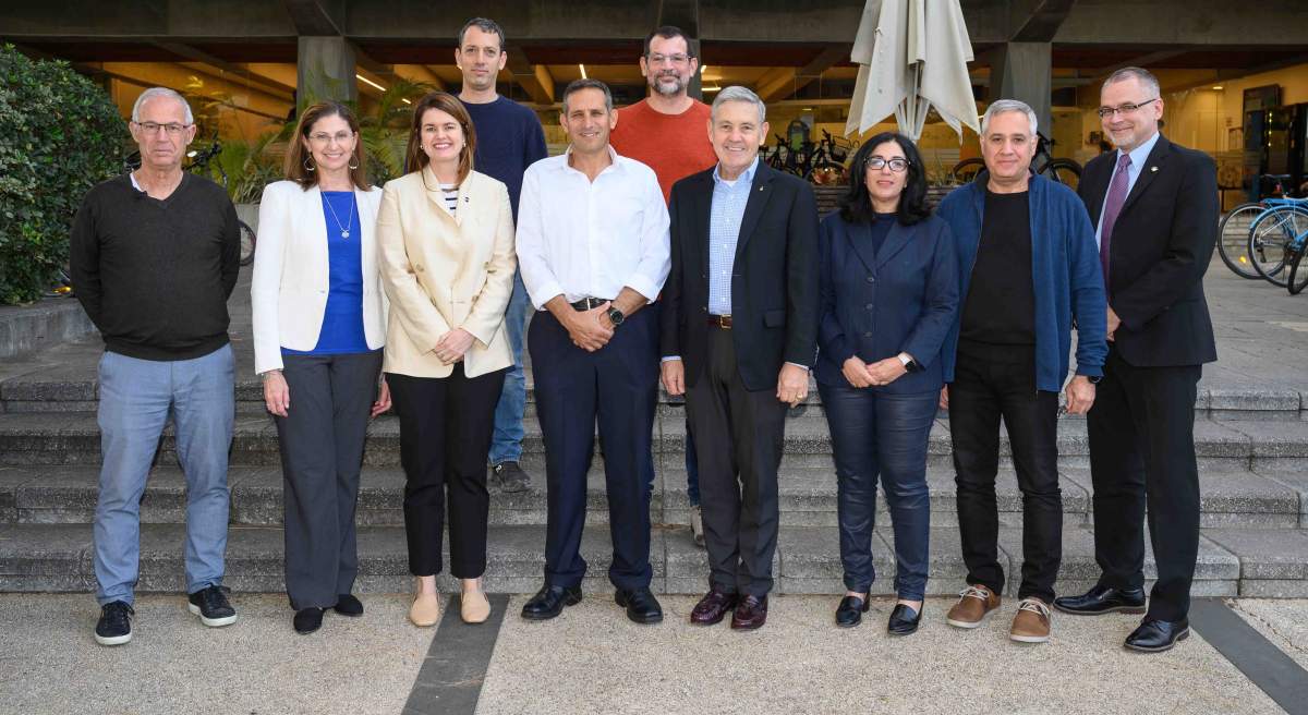 La délégation exécutive de la NASA rencontre l'équipe d'ULTRASAT à l'Institut des sciences Weizmann, janvier 2023.