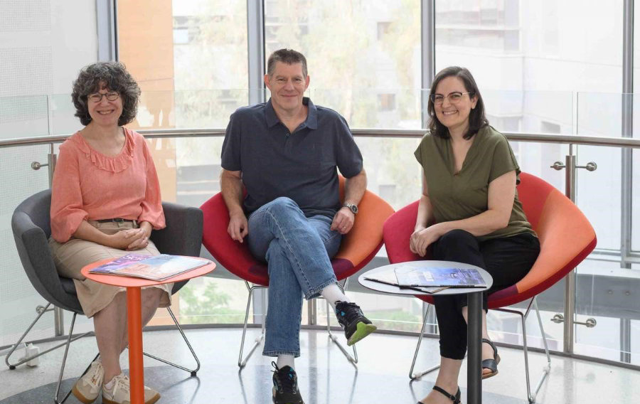 (g-d) Dr. Nancy Gavert, Prof. Ravid Straussman and Dr. Elinor Gigi 