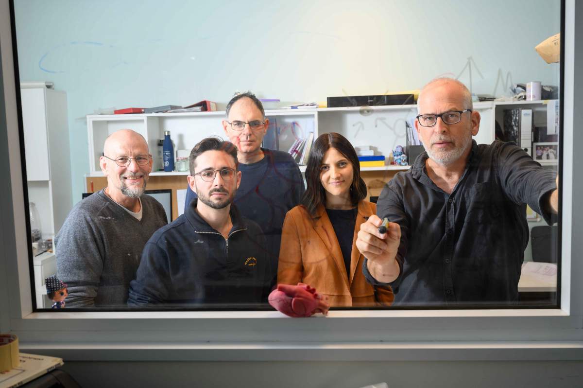 (g-d) Prof. Eldad Tzahor, Shoval Miyara, Dr. Avi Mayo, Dr. Miri Adler and Prof. Uri Alon 