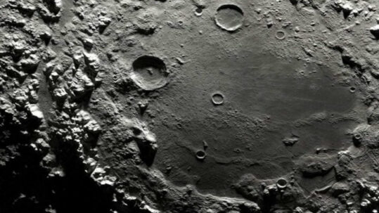 Le sombre secret de la Lune : des pièges à froid situés dans l'ombre pourraient percer le mystère de la glace lunaire