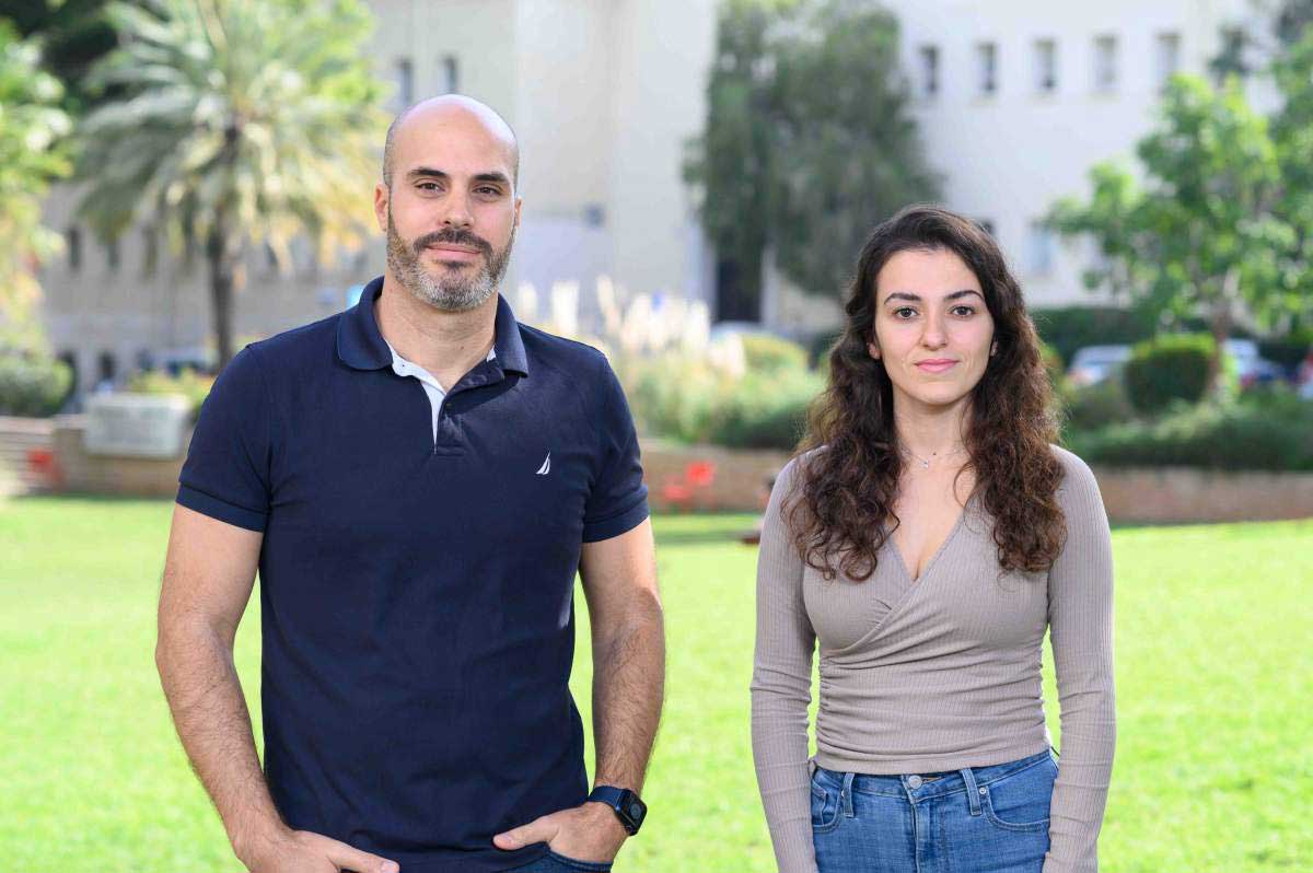(de gauche à droite) Dr. Rony Dahan et Noy Cohen Saban. L'immunothérapie à haute teneur en octane
