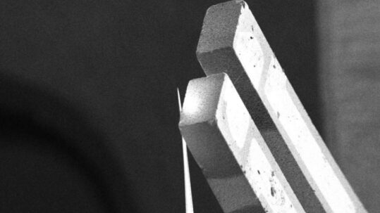 Le système nano-IRM Weizmann vu sous un microscope électronique.