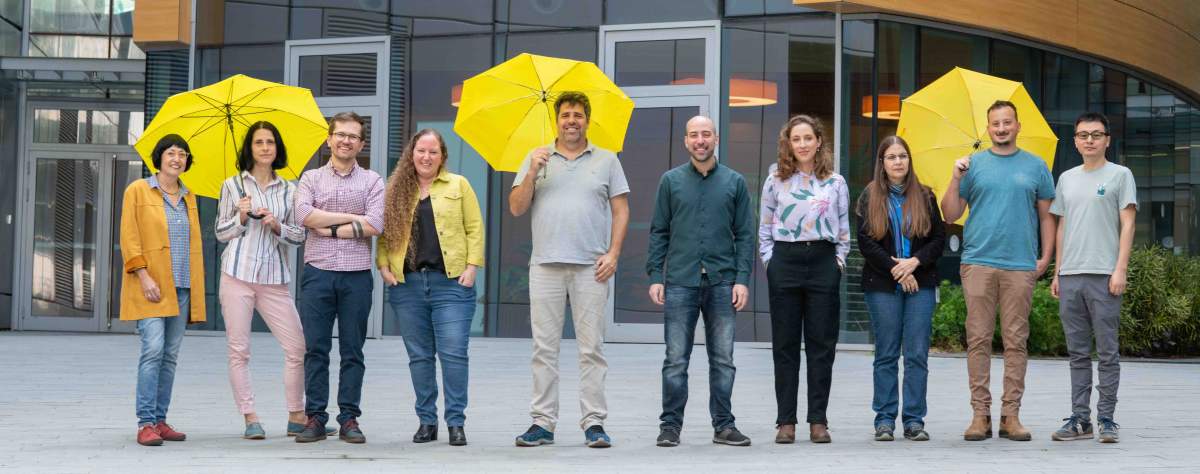 (l-r): Dr. Tali Scherf, Dr. Jelena Cveticanin, Dr. Adam Jozwiak, Dr. Shirley (Paula) Berman, Prof. Asaph Aharoni, Dr. Luis Alejandro de Haro, Zoe Pinkas-Pazi, Dr. Sagit Meir, Rotem Livne and Dr. Yonghui Dong. Il pleut des cannabinoïdes
